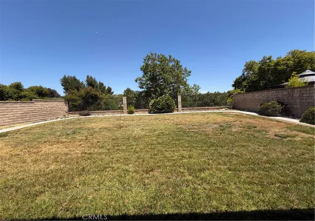 Photo 24 of Single family home for sale at 25420 Sheffield Ln, Santa Clarita, CA 91350 | MLS# OC26103701 | Listing updated on 2026-09-09