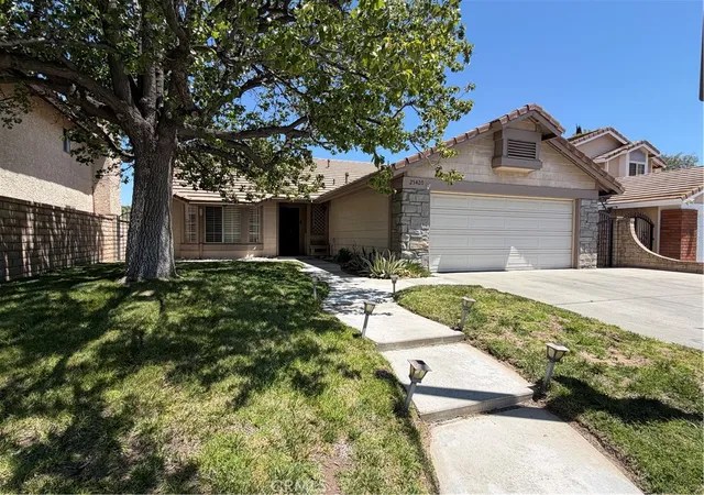 Photo 2 of Single family home for sale at 25420 Sheffield Ln, Santa Clarita, CA 91350 | MLS# OC26103701 | Listing updated on 2026-09-09