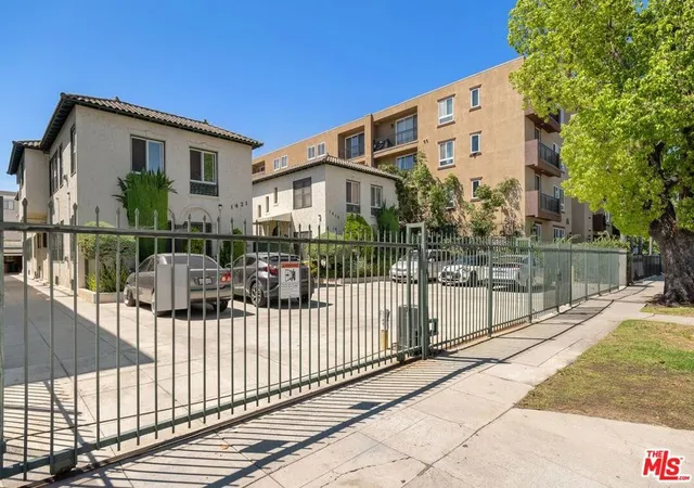 4th image of 1415 S St Andrews Pl, Los Angeles, CA 90019 | MLS# 26833875