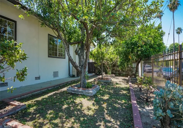 Homes for sale in Van Nuys, CA | 14260 Kittridge St, Van Nuys, CA 91405 | MLS# BB26103653
