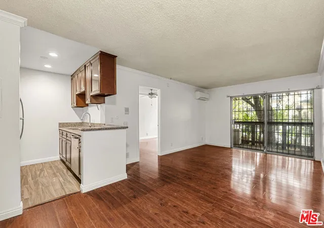 2nd image of 525 S Ardmore Ave #107, Los Angeles, CA 90020 | MLS# 26833915