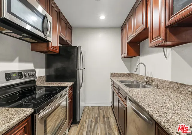 3rd image of 525 S Ardmore Ave #107, Los Angeles, CA 90020 | MLS# 26833915