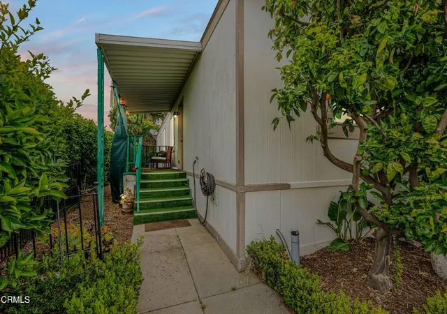 2nd image of 48 Via Lisboa #48, Camarillo, CA 93012 | MLS# V1-36409