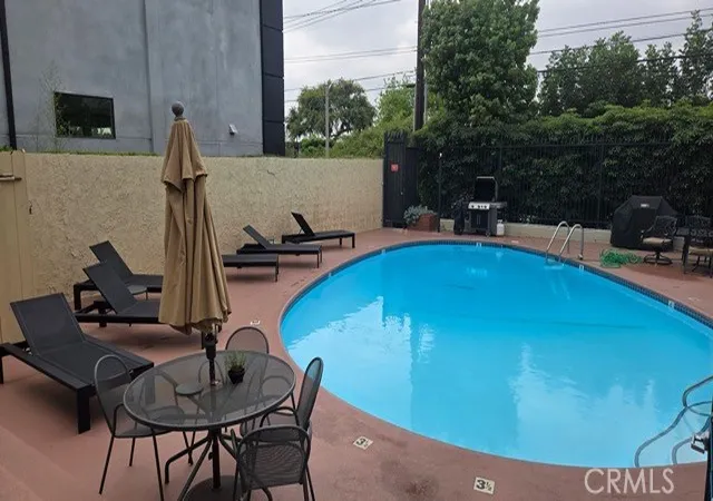 5th image of 2929 Waverly Apt # 213, Los Angeles, CA 90039 | MLS# DW26104859