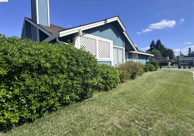 Photo 3 of Single family home for sale at 5001 Meadow Pass Way, Antelope, CA 95843 | MLS# 41134627 | Listing updated on 2026-09-26