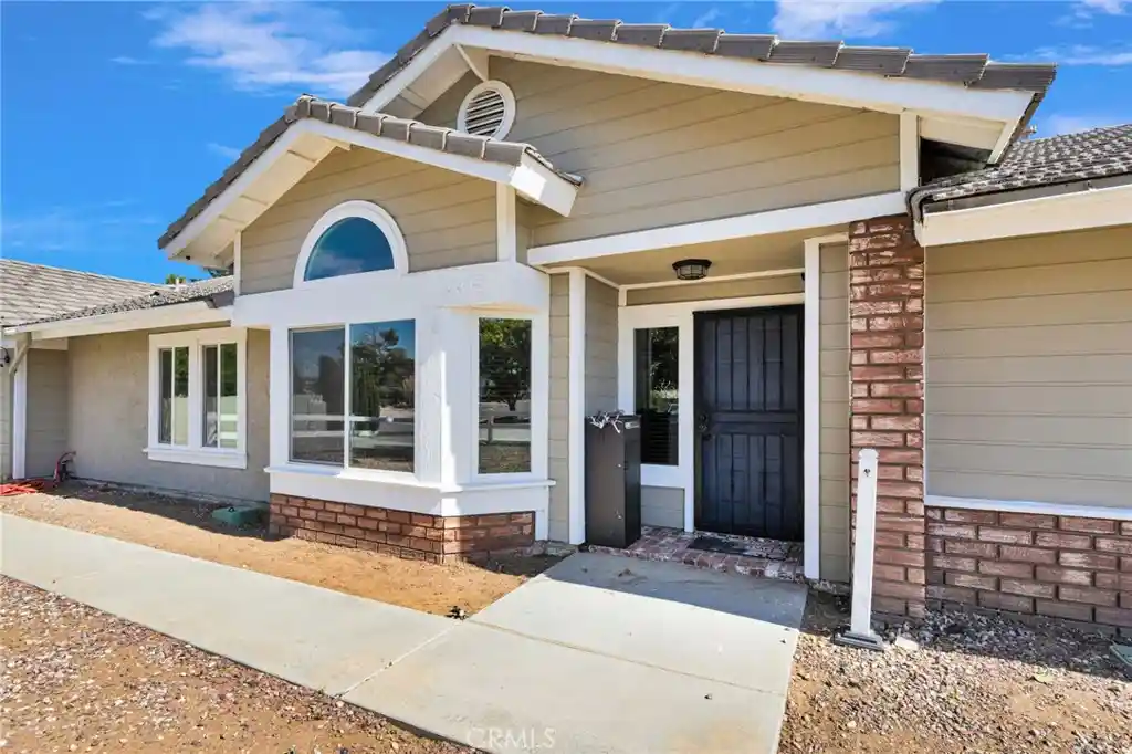 Photo 1 of Sale Pending at 13315 Cochise, Apple Valley, CA 92308 | MLS# CV26104936 | Listing updated on 2026-10-30