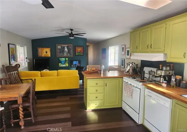 Photo 3 of Manufactured home for sale at 13050 Island Dr #12, Clearlake Oaks, CA 95453 | MLS# LC26103316 | Listing updated on 2026-09-15