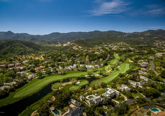 3rd image of 2478 Swanfield Ct, Thousand Oaks, CA 91361 | MLS# 226002250