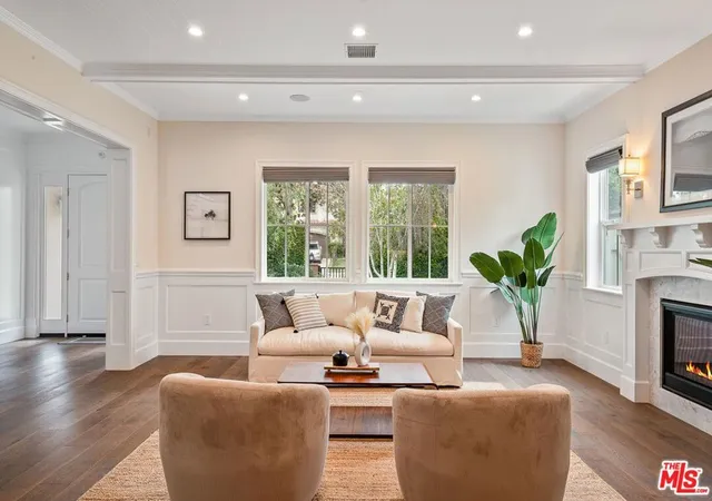 Photo 3 of Sale Pending at 4170 Greenbush Ave, Sherman Oaks, CA 91423 | MLS# 26833571 | Listing updated on 2026-09-17