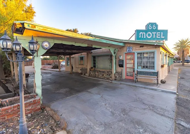 Listing Photo 4 - Condo for sale in building located at 91 Desnok St, Needles, CA 92363