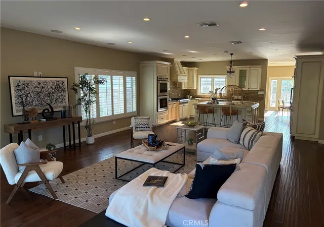 Homes for sale in Sherman Oaks, CA | 5704 Columbus, Sherman Oaks, CA 91411 | MLS# SR26104776