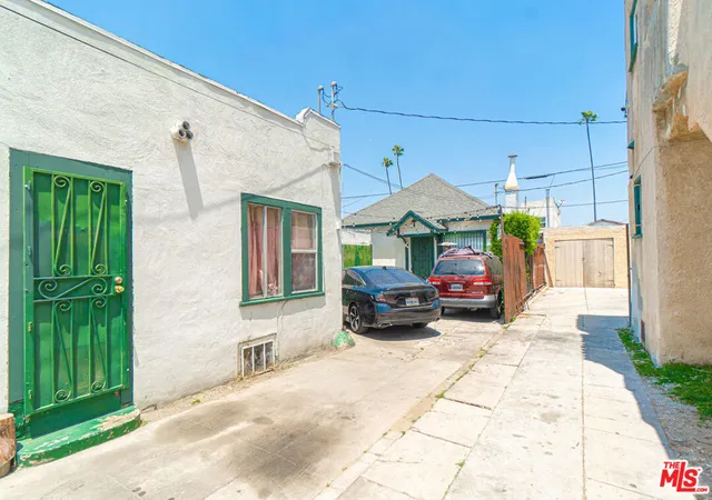 4th image of 535 W 54Th St, Los Angeles, CA 90037 | MLS# 26832565
