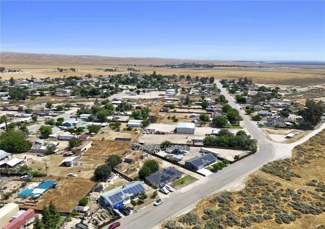 Photo 3 of Single family home for sale at 27522 Acacia, Taft, CA 93268 | MLS# SR26105113 | Listing updated on 2026-06-02