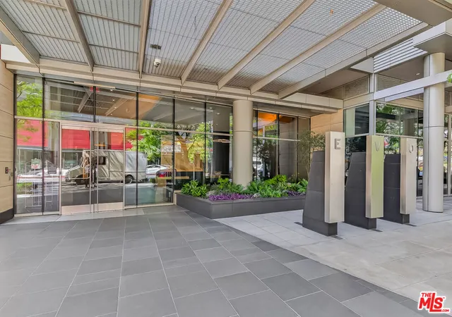 2nd image of 1155 S Grand Ave #915, Los Angeles, CA 90015 | MLS# 26834157