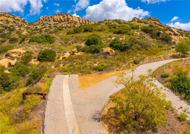 1st image of 200 Amigo Rd, Chatsworth, CA 91311 | MLS# SR26105303