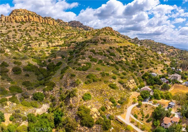 4th image of 200 Amigo Rd, Chatsworth, CA 91311 | MLS# SR26105303