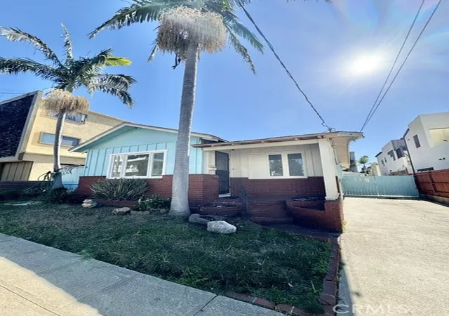 2nd image of 624 1st, Hermosa Beach, CA 90254 | MLS# SB26103066