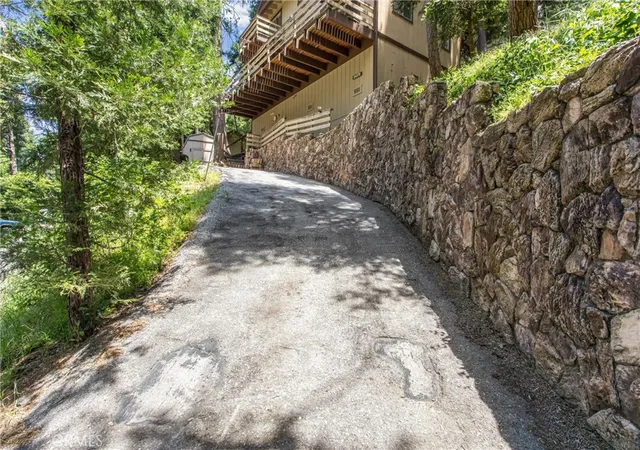 4th image of 24379 Horst, Crestline, CA 92325 | MLS# IG26103377