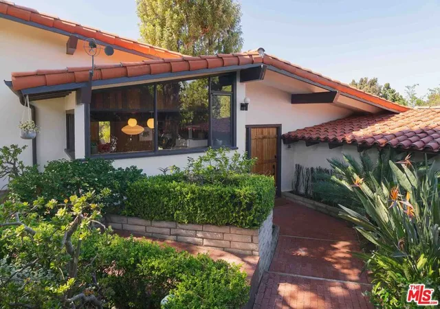 Homes for sale in Palos Verdes Estates, CA | 2437 Via Sonoma, Palos Verdes Estates, CA 90274 | MLS# 26833849