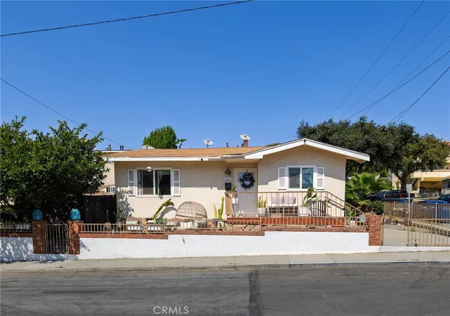 1st image of 427 E Franklin Ave, El Segundo, CA 90245 | MLS# SB26095745