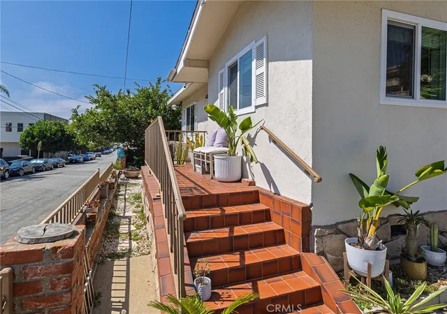 3rd image of 427 E Franklin Ave, El Segundo, CA 90245 | MLS# SB26095745