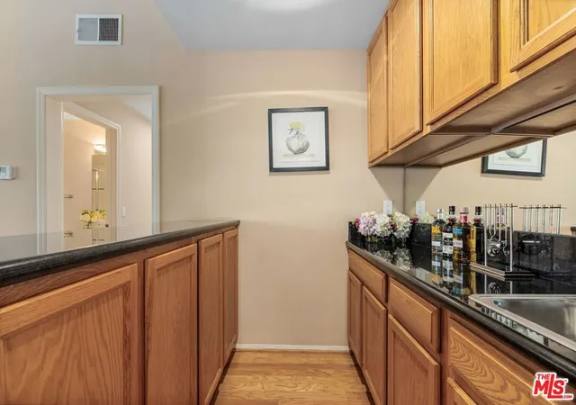 Listing Photo 5 - Condo for sale in building located at 306 Bora Bora Wy, Marina Del Rey, CA 90292 - Unit #305