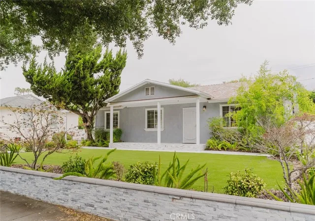 Photo 4 of Single family home for sale at 2417 E Dudley St, Pasadena, CA 91104 | MLS# SR26105407 | Listing updated on 2026-10-06