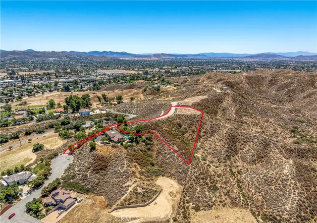 Photo 3 of Land for sale at 4020 Charlton Ave, Hemet, CA 92544 | MLS# SW26098445 | Listing updated on 2026-06-25