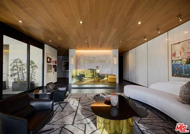 14th image of 702 N Doheny Dr #PH4, West Hollywood, CA 90069 | MLS# 26831167