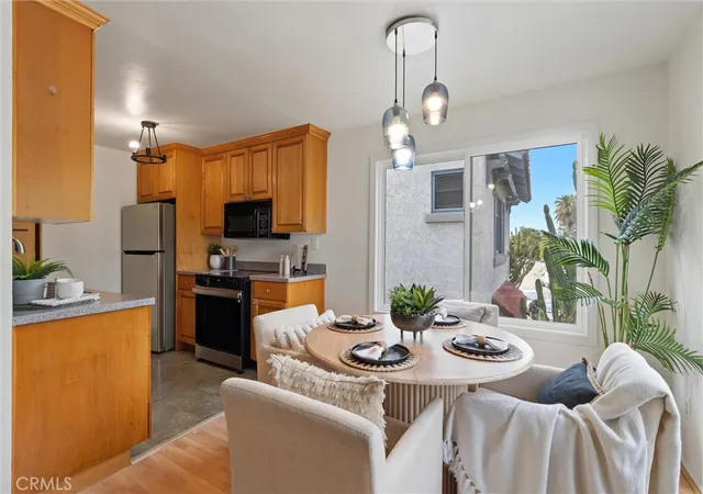 Homes for sale in Long Beach, CA | 372 Carroll E, Long Beach, CA 90814