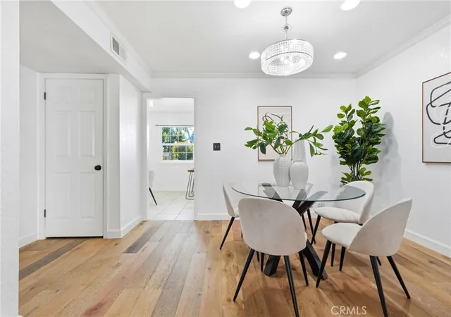 5th image of 7304 Balboa #C, Lake Balboa, CA 91406 | MLS# SR26102150