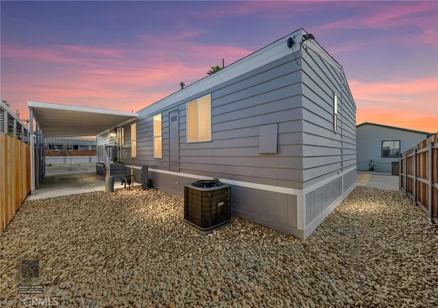 2nd image of 152 Torrey Pine Ln, Bakersfield, CA 93308 | MLS# PI26105513