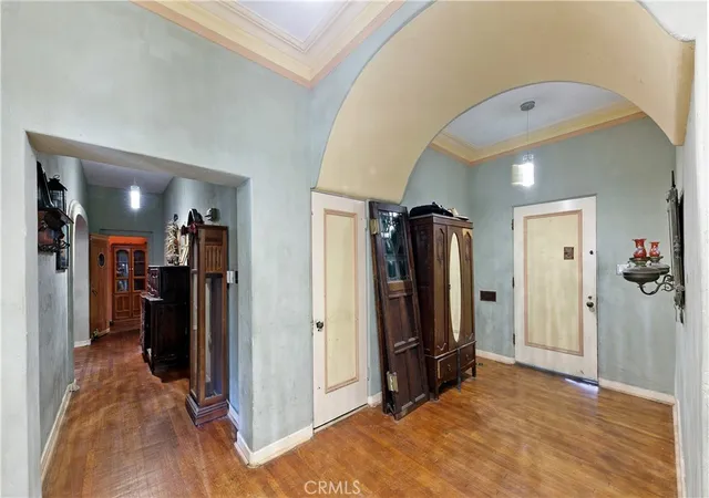 Photo 3 of Single family home for sale at 819 S Curson Ave, Los Angeles, CA 90036 | MLS# SR26102771 | Listing updated on 2026-05-18