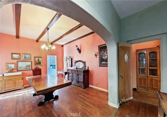 Photo 4 of Single family home for sale at 819 S Curson Ave, Los Angeles, CA 90036 | MLS# SR26102771 | Listing updated on 2026-05-18