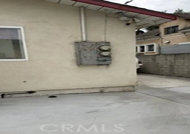 Listing Photo 4 - Condo for sale in building located at 6121 Miles Ave, Huntington Park, CA 90255 - Unit #2