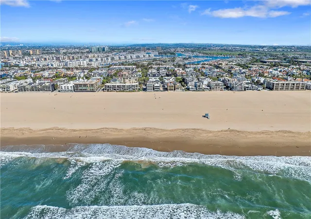 Homes for sale in Marina Del Rey, CA | 4600 Via Dolce #206, Marina Del Rey, CA 90292 | MLS# SR26105232