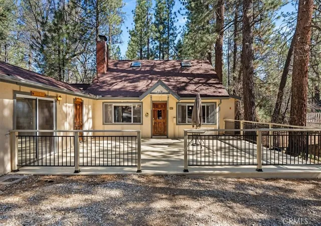 Photo 2 of Single family home for sale at 41490 Oak St, Big Bear Lake, CA 92315 | MLS# CV26105623 | Listing updated on 2026-09-05