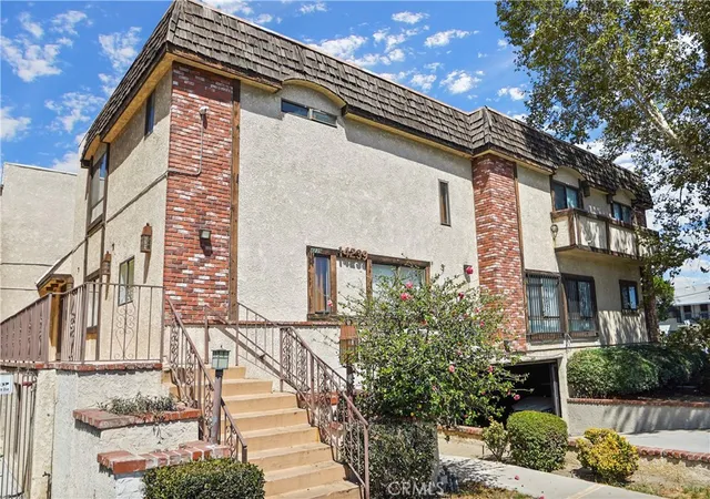 1st image of 14239 Sherman Wy #3, Van Nuys, CA 91405 | MLS# SR26105624