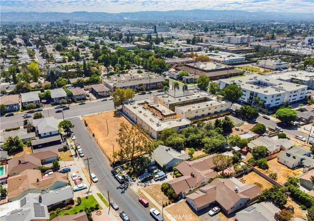 41st image of 14239 Sherman Wy #3, Van Nuys, CA 91405 | MLS# SR26105624