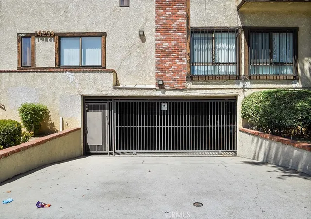 4th image of 14239 Sherman Wy #3, Van Nuys, CA 91405 | MLS# SR26105624