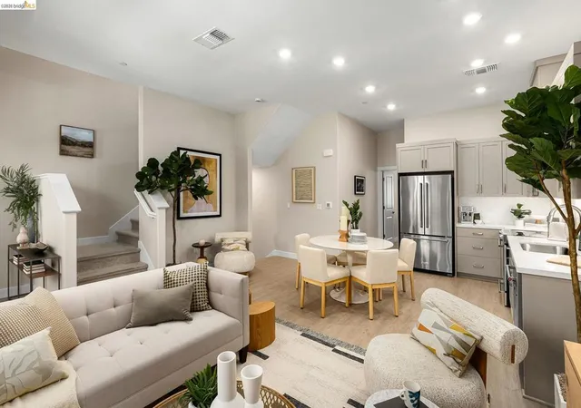 2nd image of 28970 Parkridge Loop #118, Hayward, CA 94544 | MLS# 41134764