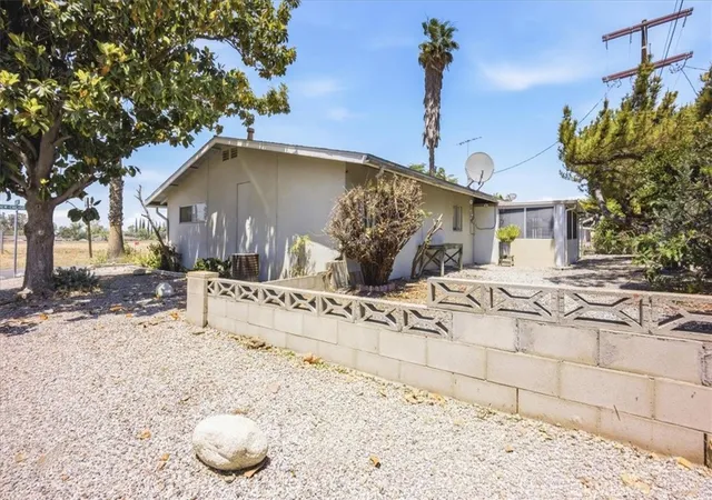 Homes for sale in Hemet, CA | 26124 New Chicago, Hemet, CA 92544 | MLS# IV26104157