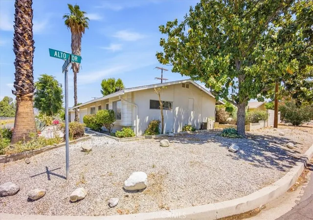 Homes for sale in Hemet, CA | 26124 New Chicago, Hemet, CA 92544 | MLS# IV26104157