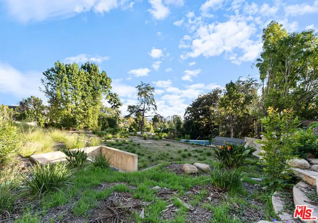 3rd image of 1185 Angelo Dr, Beverly Hills, CA 90210 | MLS# 26834437