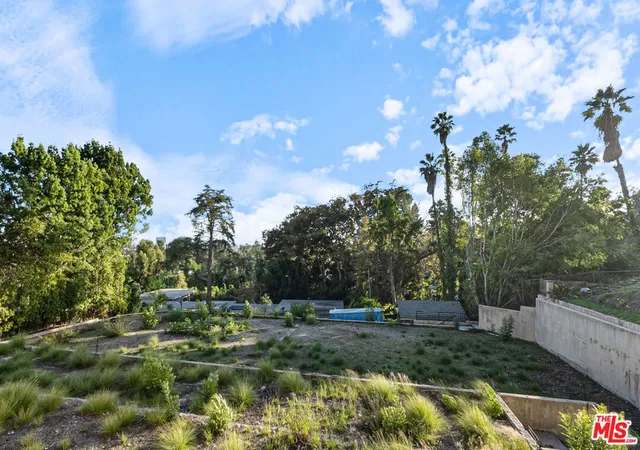 4th image of 1185 Angelo Dr, Beverly Hills, CA 90210 | MLS# 26834437