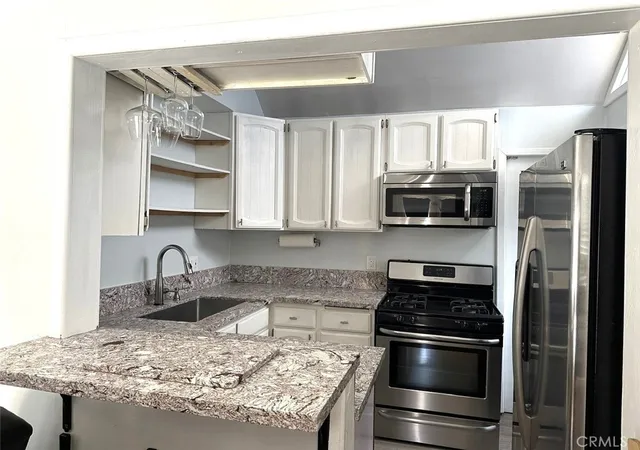 Photo 2 of Single family home for sale at 435 8th Street, Hermosa Beach, CA 90254 | MLS# SB26105558 | Listing updated on 2026-09-03