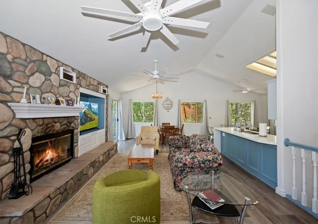2nd image of 1023 Pintail Cir, Lake Arrowhead, CA 92352 | MLS# IG26105259
