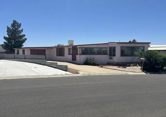 2nd image of 69471 Country Club Dr, Desert Hot Springs, CA 92241 | MLS# 219147913DA