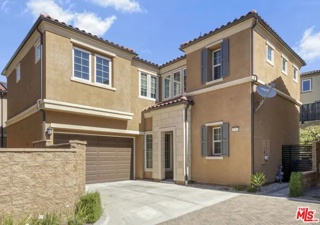 Condo for sale at 20705 W Chestnut Cir, Porter Ranch, CA 91326 | MLS# 26833629