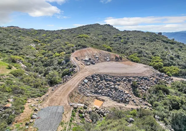 2nd image of 2169 Corte Dorado Espuela, Alpine, CA 91901 | MLS# 260011773SD